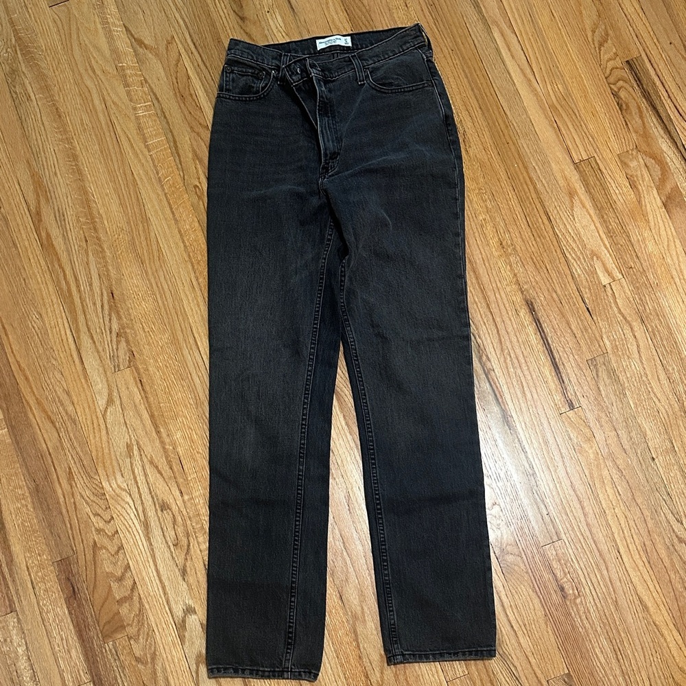 Abercrombie & Fitch Ultra High Rise 90s Straight Jeans